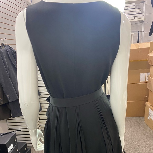 Calvin Klein - Picture 2 of 3